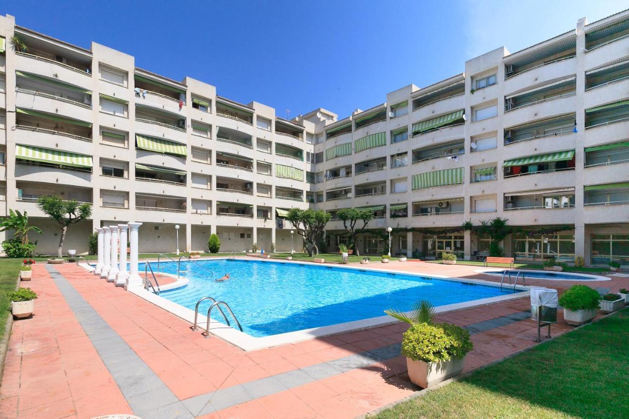 Uhc Marathon Apartments 살루 외부 사진